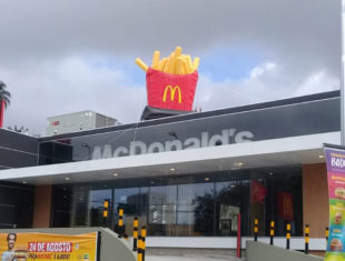 Réplica e Displays Infláveis - Batata MC Donald's