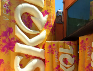 Réplica e Displays Infláveis - Verão Skol